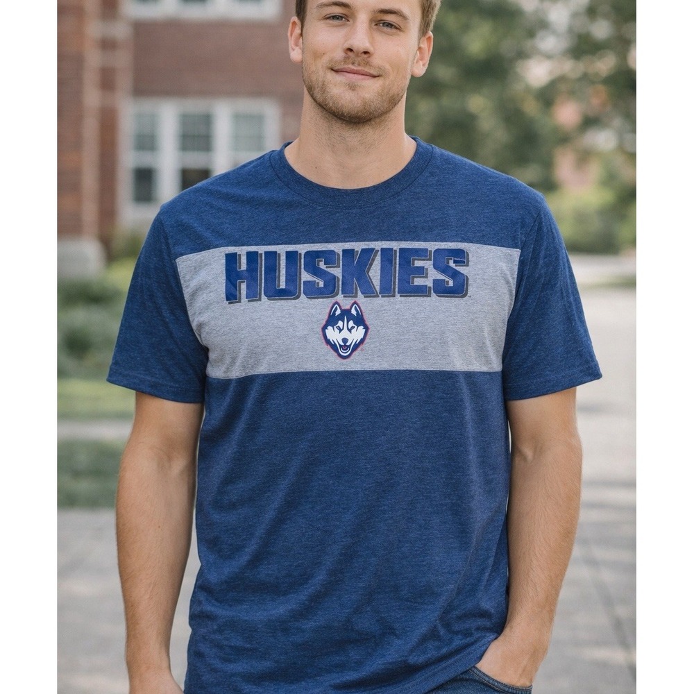 UConn Huskies NCAA Short Sleeve T-Shirt Adult XL Cotton Blue Logo Graphic Tee